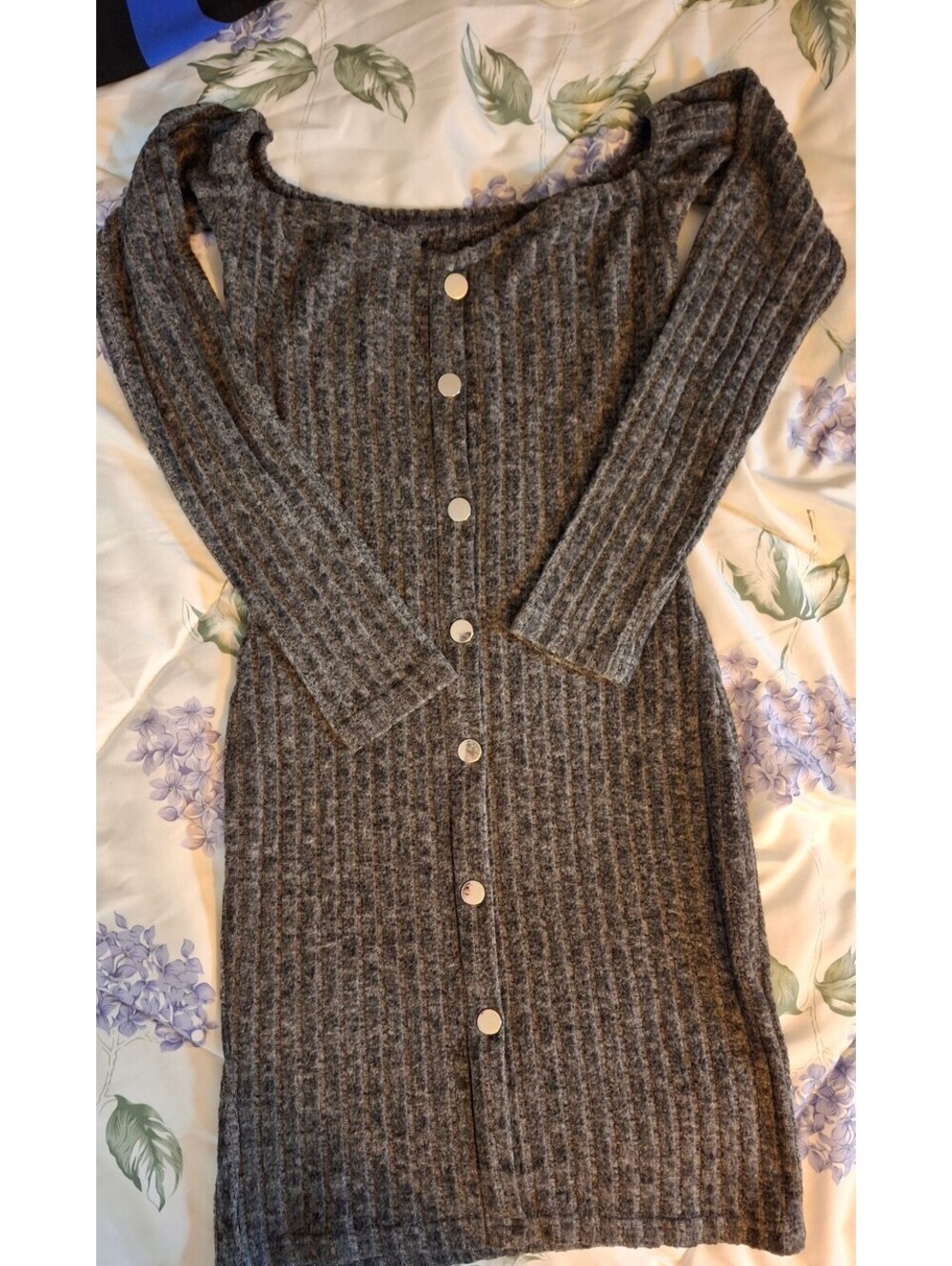 Cozy Gray Ribbed Button-Front Knit Dress with Long Sleeves